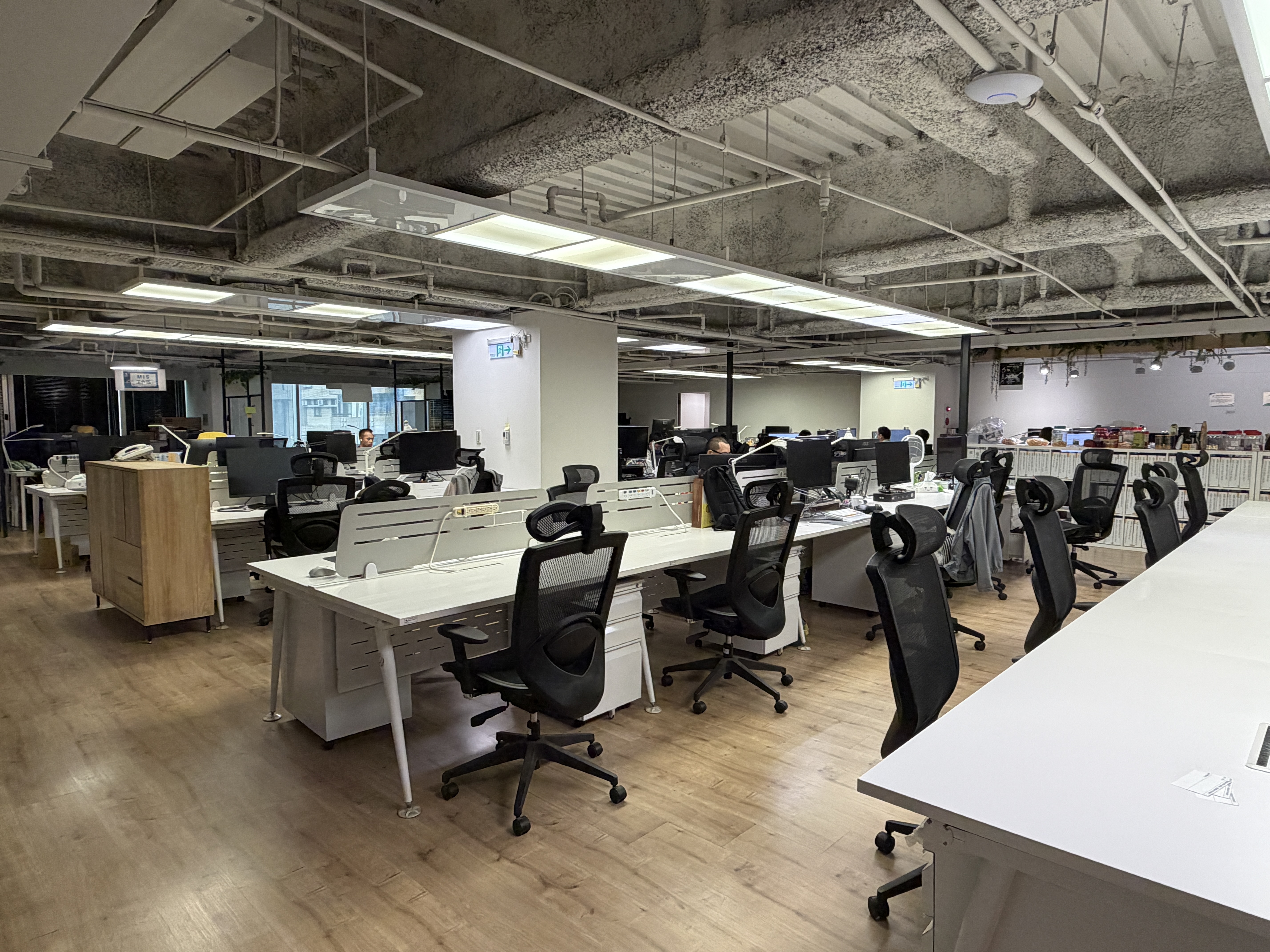KDAN Office Area_03