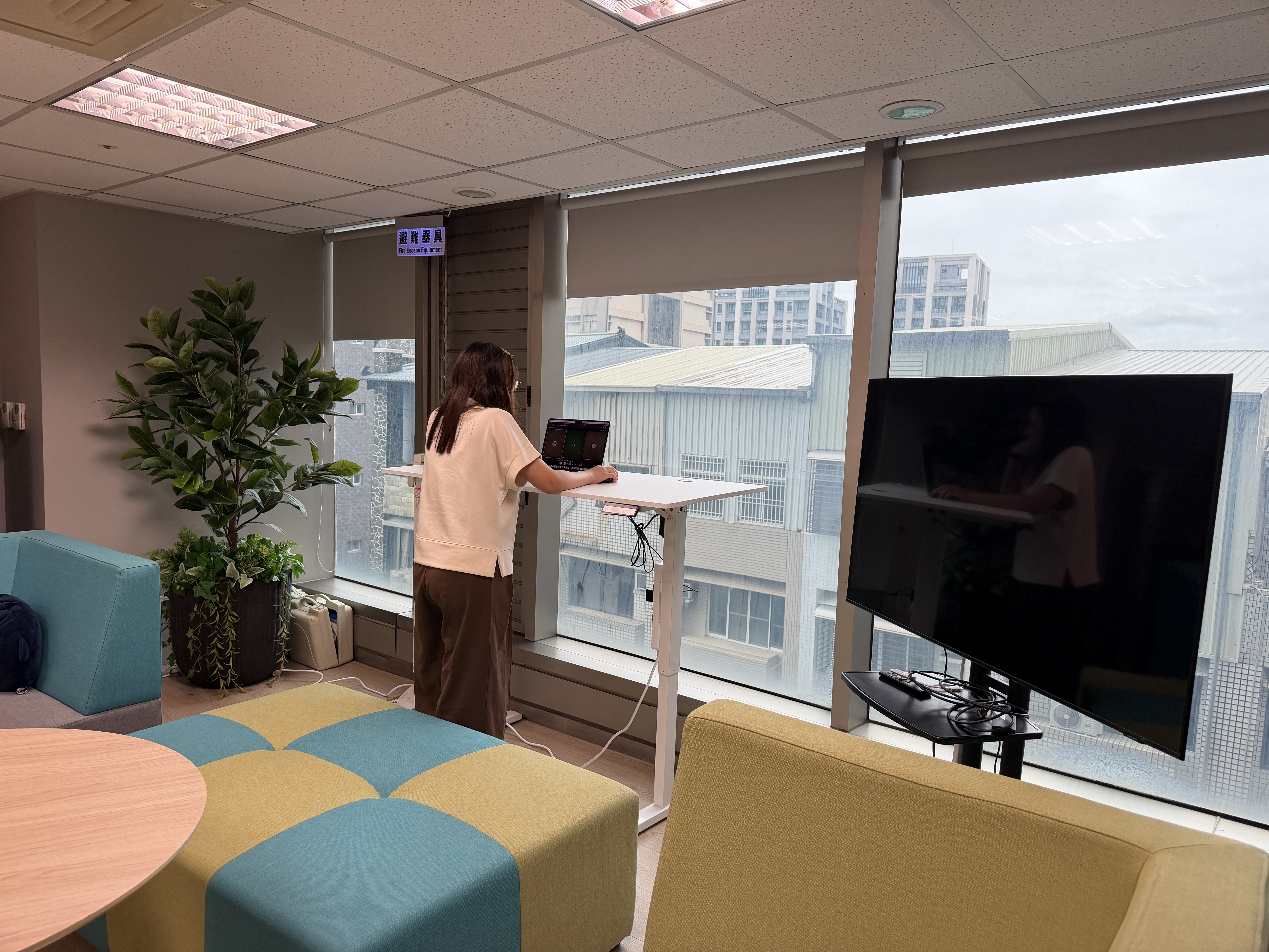 KDAN Office Area_08